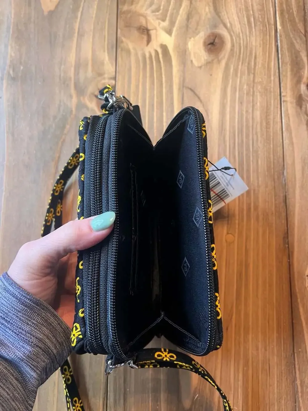 Vera Bradley U.S. Army RFID All In One Crossbody Wallet - Picture 4 of 4